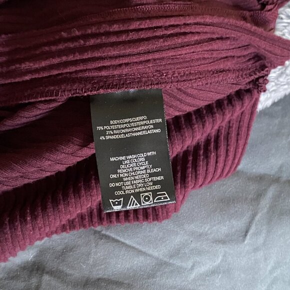 Andrew Marc New York | NWOT Sport Ribbed Funnel Neck Pullover Maroon Size Medium - Picture 8 of 8